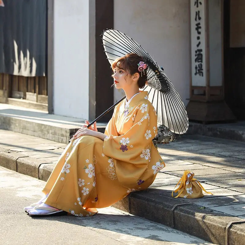 Kimono de mujer blanco Sakura amarillo