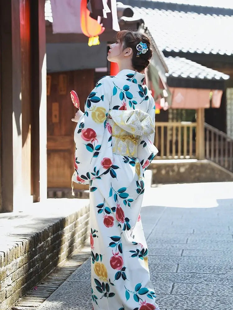 Kimono de mujer rosa flor blanca