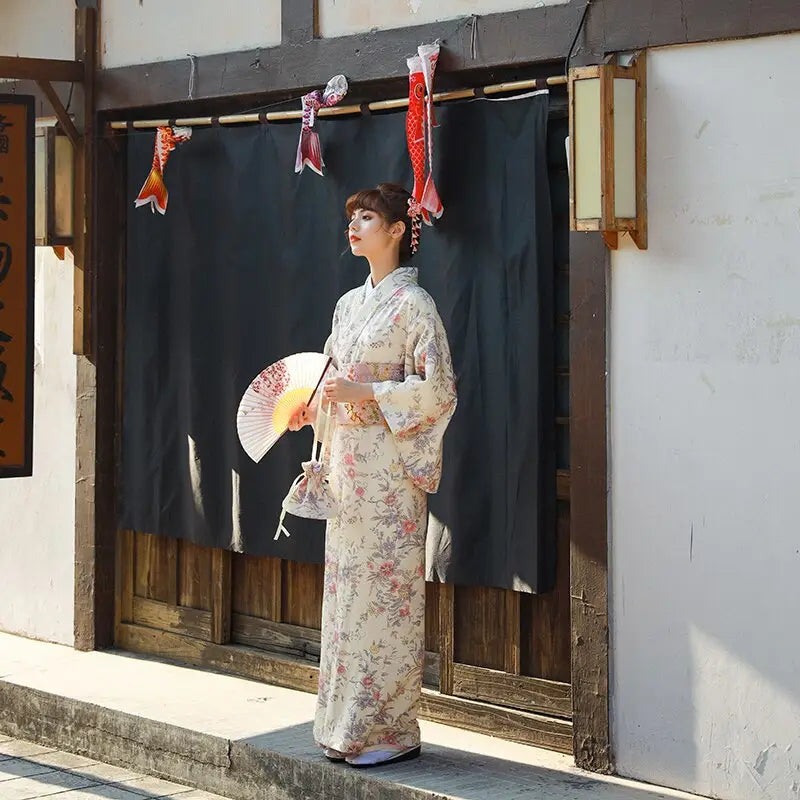 Kimono da donna con motivo tradizionale
