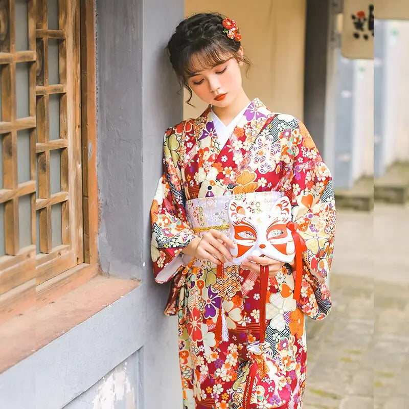 Kimono de mujer con estampado floral tradicional