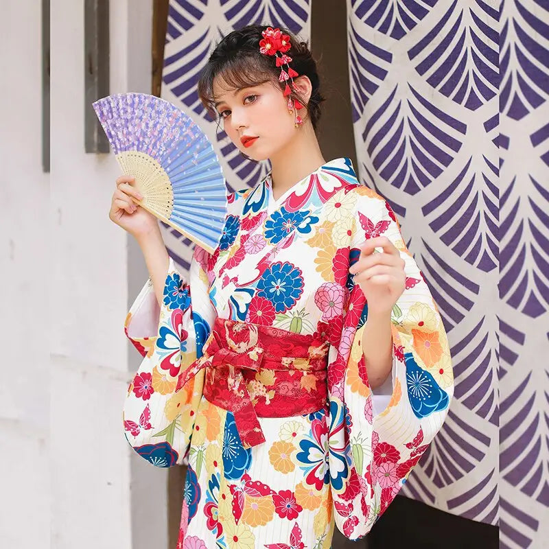 Kimono de mujer con estampado floral